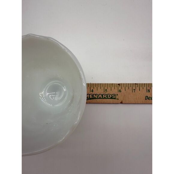 E. O. Brody Milk Glass Vase Spiral Pattern 4.5” - Picture 6 of 6